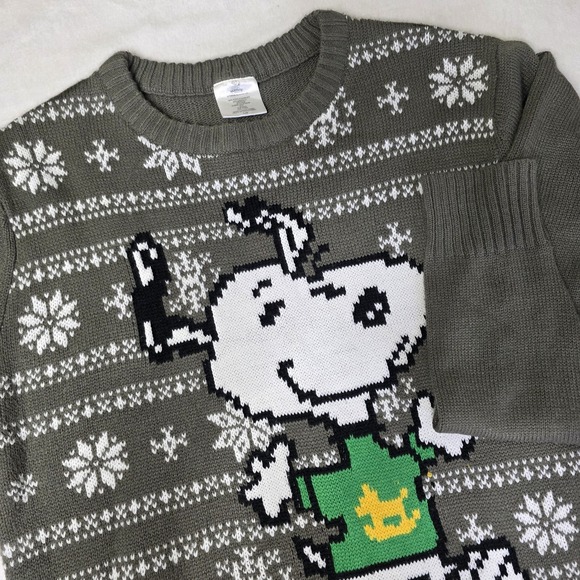 Large Peanuts Snoopy Christmas Winter Holiday Long Sleeve Sweater Shirt - Picture 1 of 7